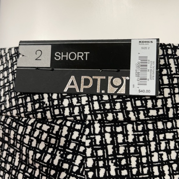 Shorts Black White Grid Pattern, Size 2 - Picture 6 of 9